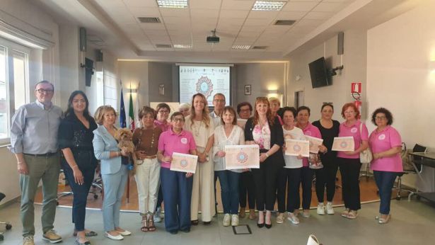 San Salvo: presentazione infiorata all'uncinetto