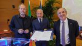 La firma apposta ieri a Chieti
