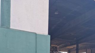 Smaltimento rifiuti in un impianto