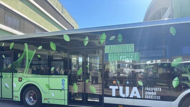 Bus elettrico della TUA
