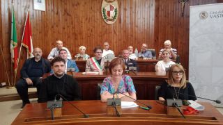 Vasto: cerimonia di consegna dell'attestato di cittadinanza