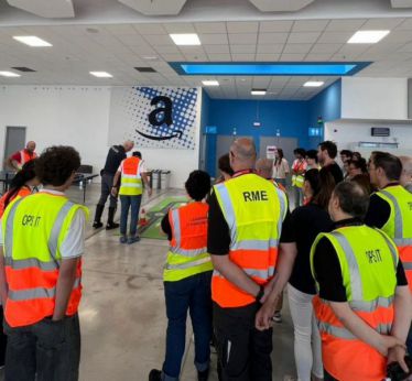 L'incontro della Polizia con i dipendenti Amazon di San Salvo