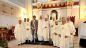Foto ricordo con il Vescovo, il Sindaco ed i sacerdoti