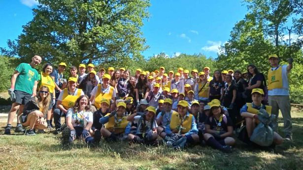I volontari di Legambiente che hanno ripulito Monte Pallano