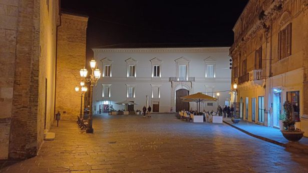 La facciata di Palazzo d'Avalos