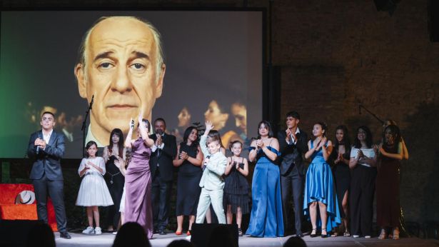 “sCuolANZONISSIMA"