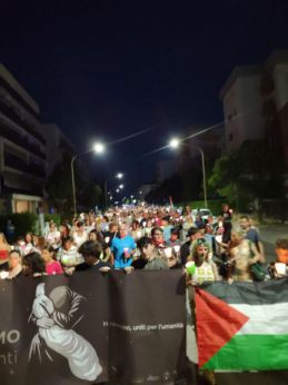 La fiaccolata per Gaza