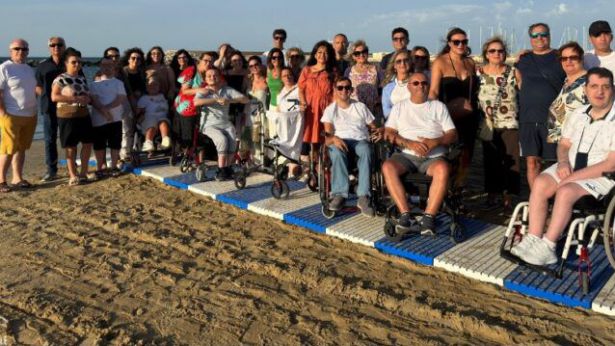 Montenero: inaugurata la "Spiaggia abile"