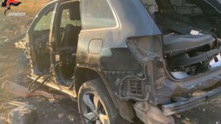 Una delle auto demolite