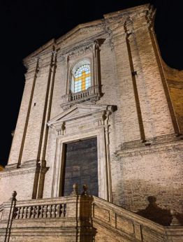 La bella facciata della Chiesa del Carmine