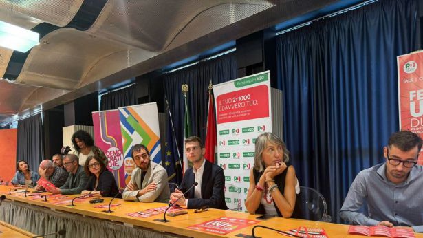 Pescara: la presentazione della Festa Regionale dell'Unità