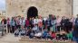 Vasto: foto ricordo degli alunni con i pastori giunti da L'Aquila