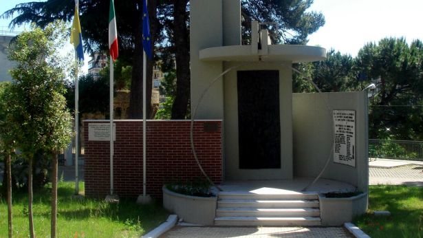 Lanciano: il monumento agli Eroi Ottobrini