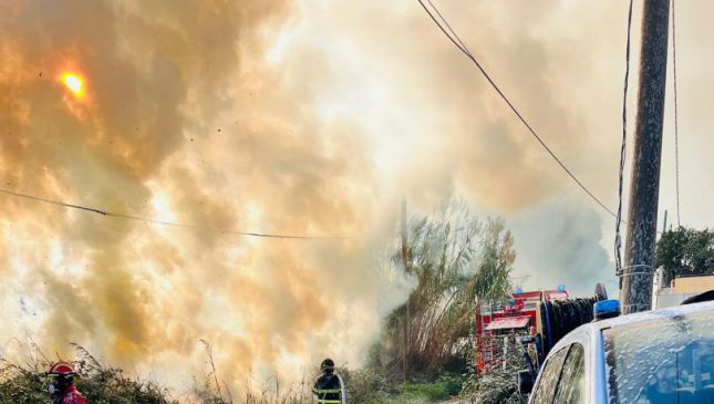 Una immagine dell'incendio