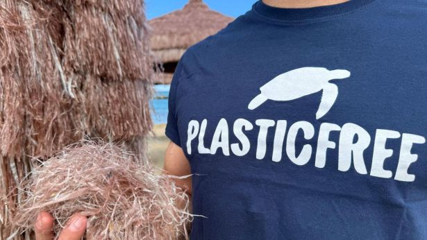 Ombrellone in rafia sintetica