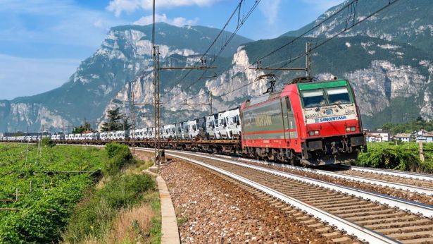 Un convoglio della Sangritana