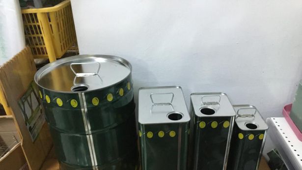 Contenitori per olio