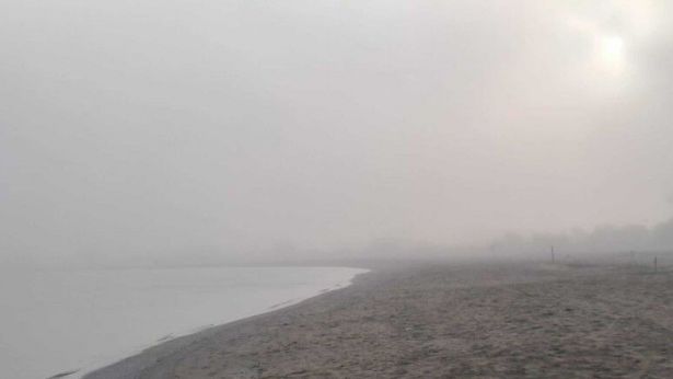 Pescara: la nebbia sulla spiaggia