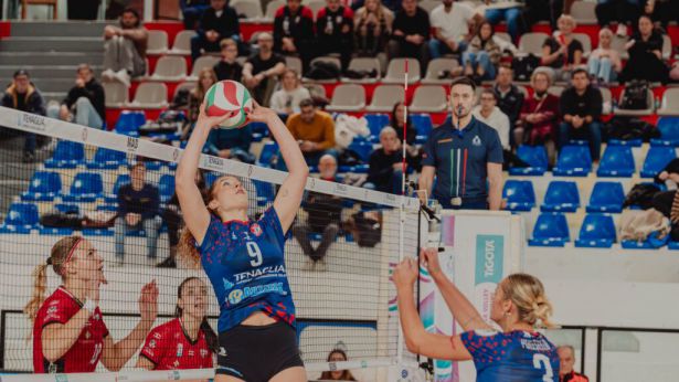 Le atlete della Tenaglia Abruzzo Altino Volley