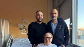 Il cardiochirurgo Luca Di Marco con i due trapiantati