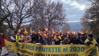 Bomba: la fiaccolata di protesta