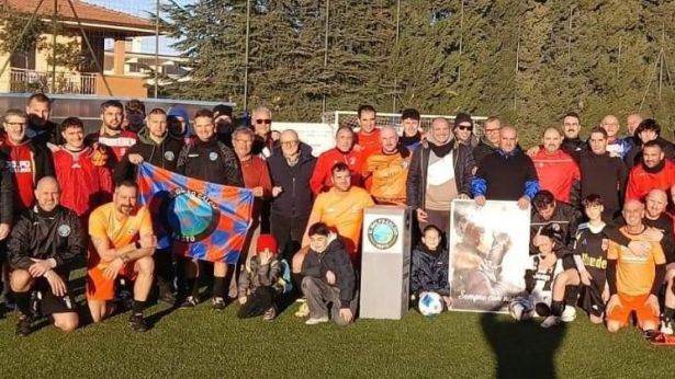 Foto di gruppo finale nel ricordo di Nicola D'Attilio