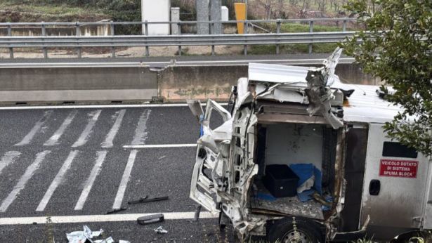 Il furgone portavalori assaltato dai banditi in gennaio ad Ortona