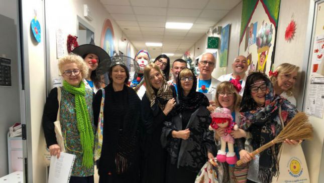 Gli animatori di Ricoclaun oggi nei reparti del S.Pio