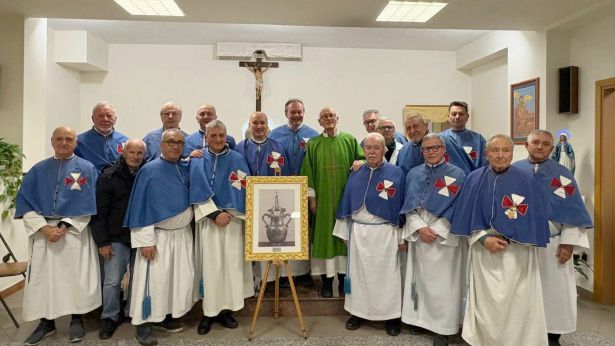 I Confratelli della Congrega della Sacra Spina e del Gonfalone con don Gigi Giovannoni
