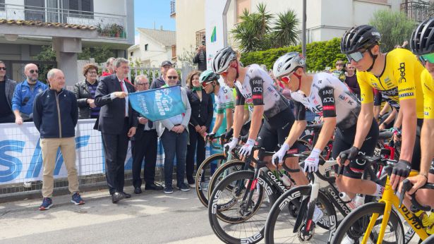 Marsilio, starter di una tappa del Giro Ciclistico d'Abruzzo