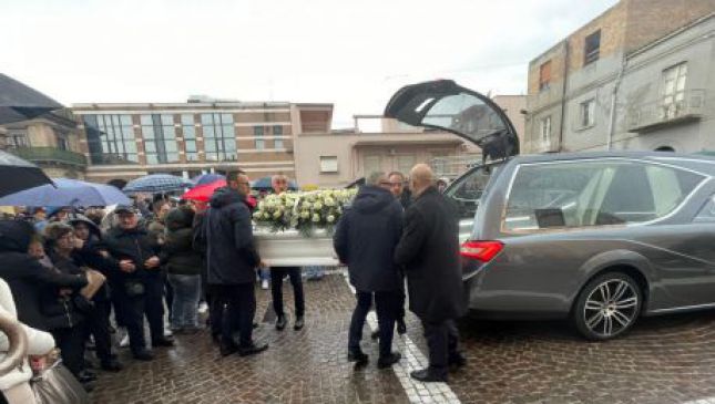 San Salvo: l'arrivo della salma