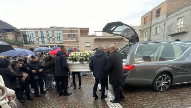 San Salvo: l'arrivo della salma