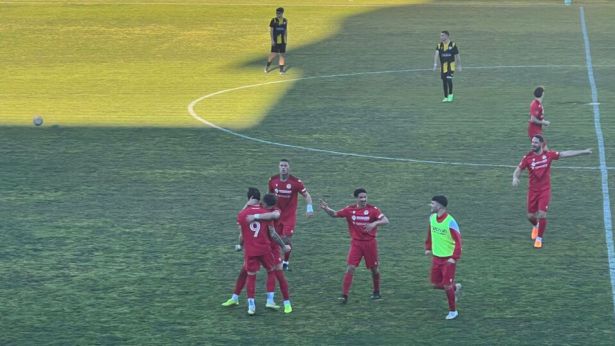 Pro Vasto: l'esultanza dei calciatori biancorossi