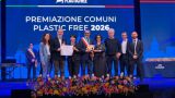 L'assessore Gabriele Barisano ritira il Premio