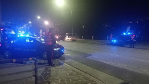 Carabinieri sulla statale 16