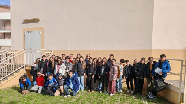 Gli studenti della Paolucci con i loro docenti