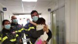 Chieti: i Vigili del Fuoco portano le Uova Pasquali nel reparto di Pediatria