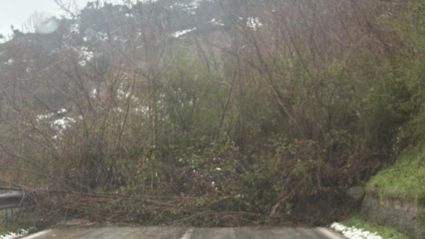 Agnone: la frana sulla SP 86