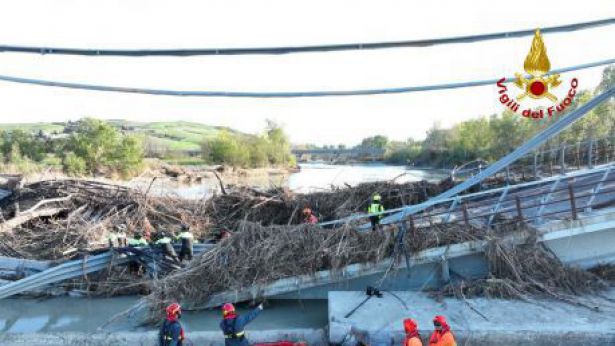 Ponte sul Trigno: le ricerche dei Vigili del Fuoco