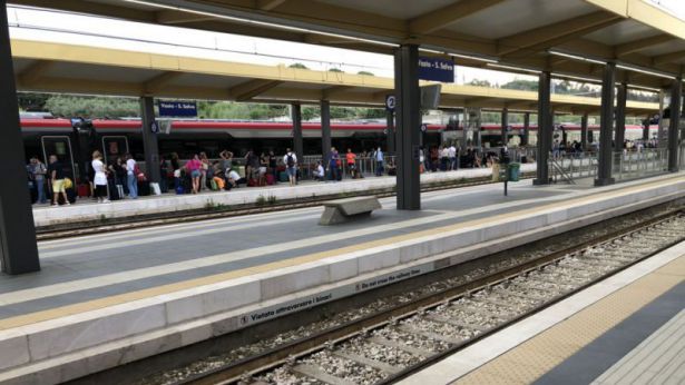 Stazione ferroviaria