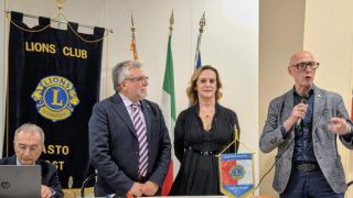 Lions Club Vasto Host: Silvia Celenza al centro nella foto