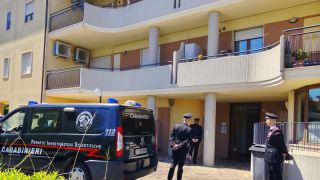 Il mezzo degli uomini del RIS