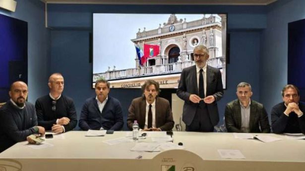 La conferenza stampa di presentazione del progetto di legge