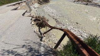 La Fondo Valle Treste distrutta dalla forza dell'acqua