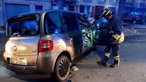 Orsogna: la Fiat Multipla recuperata dai Vigili del Fuoco