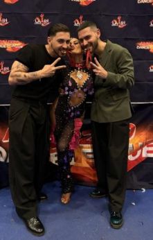 Pamela Pavia con i fratelli Bozzelli