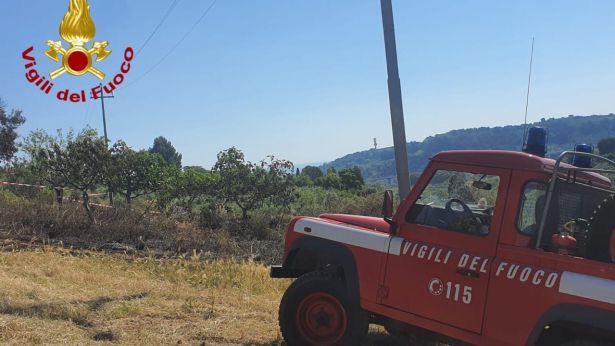 Il terreno dove si è sviluppato l'incendio