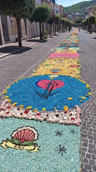 Casoli: l'infiorata del Corpus Domini