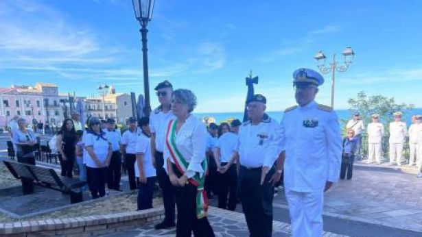 L'omaggio ai Caduti del Mare