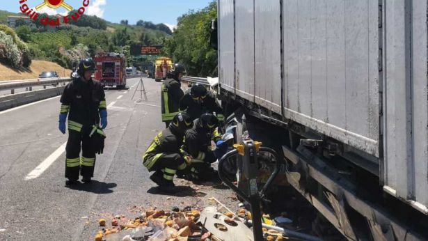 L'intervento dei Vigili del Fuoco in A/14